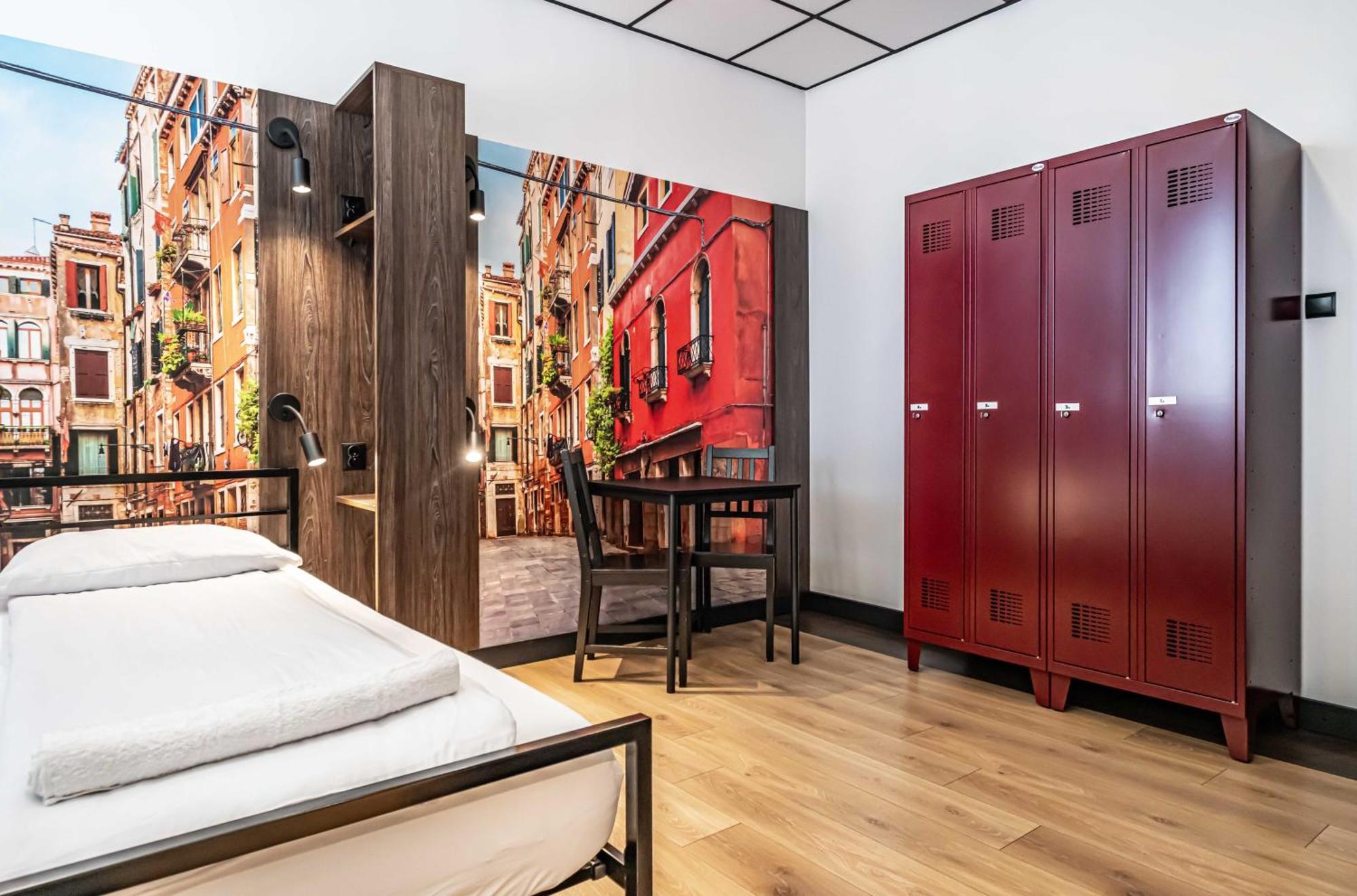 Vola Hostel Warsaw Ngoại thất bức ảnh